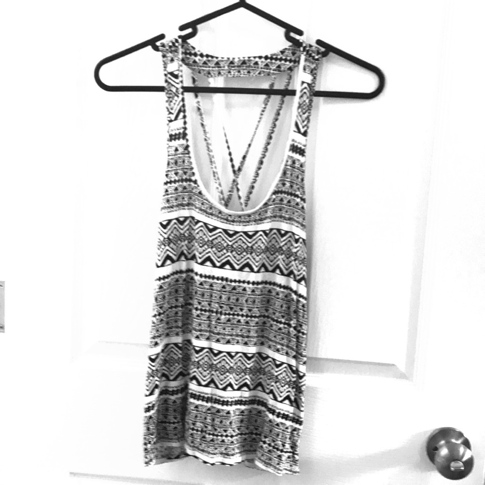 Forever 21 black and white tribal print tank top!!